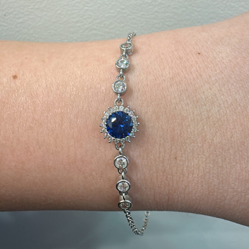 Ασημένιο βραχιόλι με μπλε ροζέτα