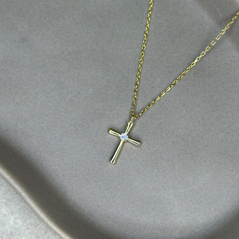 Ασημένιο επίχρυσο κολιέ με σταυρό