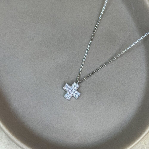 Ασημένιο κολιέ με σταυρό