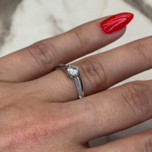 Μονόπετρο Ασημένιο Δαχτυλίδι 925