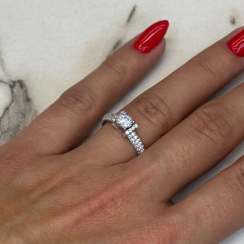 Μονόπετρο Ασημένιο Δαχτυλίδι 925